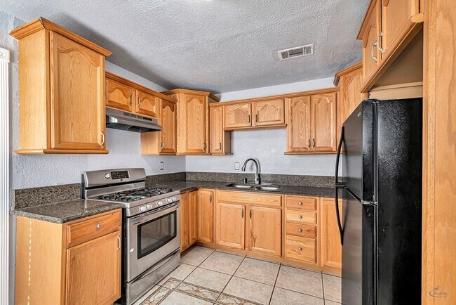 Building Photo - 3519 N Northstar Ave