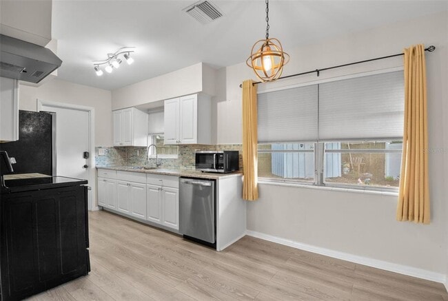 Building Photo - 5600 33rd Ave N