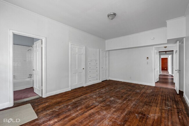 Building Photo - 217 Boulevard Pl