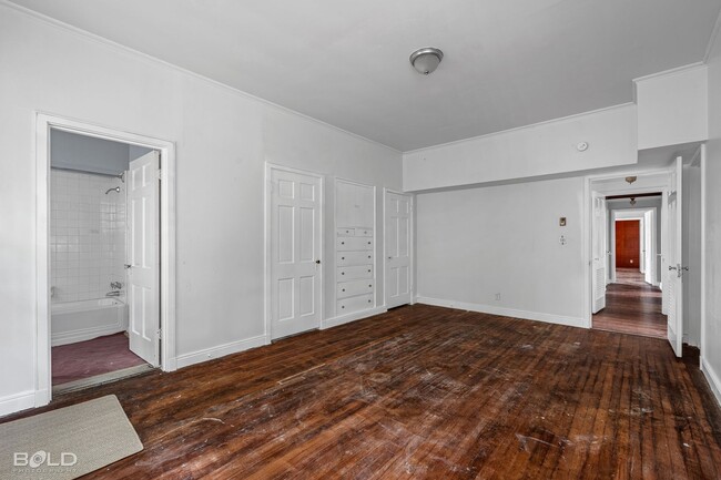 Building Photo - Home For Rent!