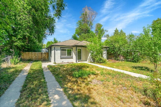 Building Photo - $2,225.00, 2-bed, 1-bath located in Denver.