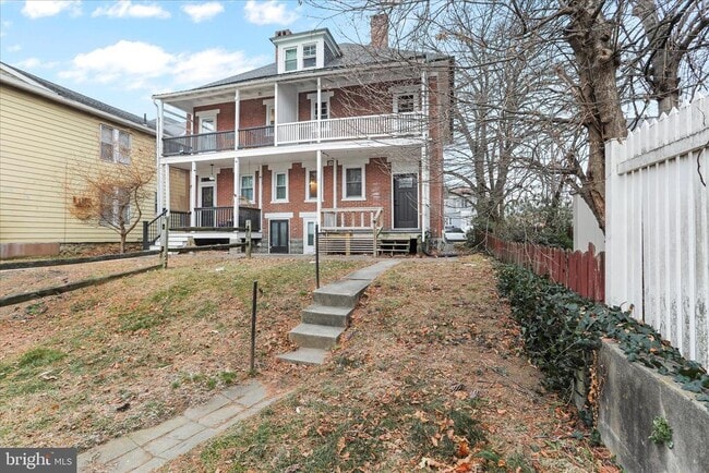 Building Photo - 1052 Edgar Ave