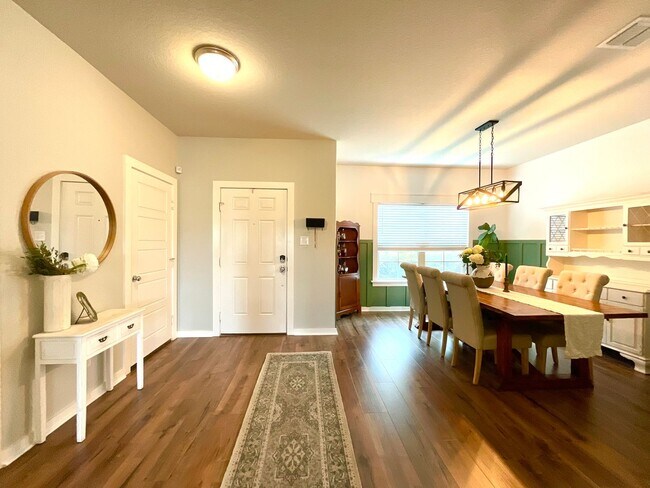 Building Photo - 10583 Pablo Way