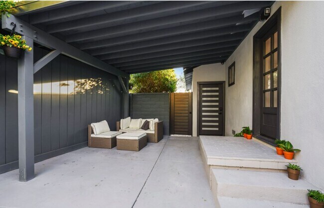 Building Photo - 5601 Corbett St