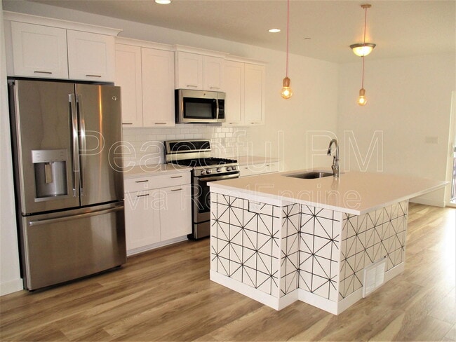 Building Photo - 84 N 1100 W