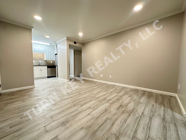 Building Photo - Condo for rent near UAB *Price Drop & Move In Special*