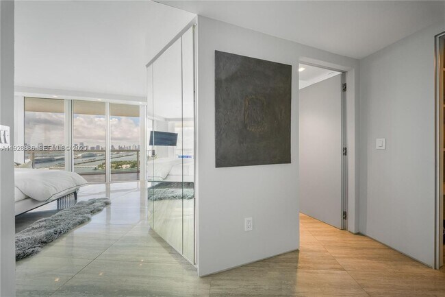 Building Photo - 450 Alton Ct