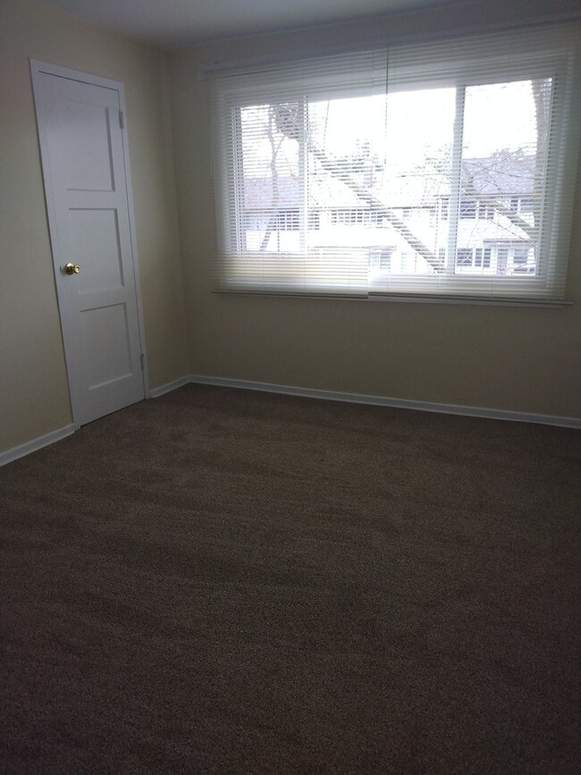 Building Photo - 3444 Western Ave