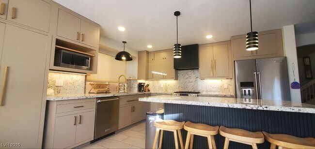 Building Photo - 1729 Mexican Poppy St
