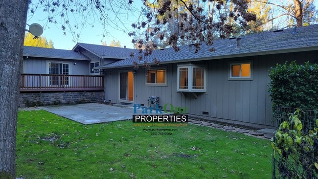 Building Photo - COMING SOON! Charming 4 Bed 3 Bath Home in...