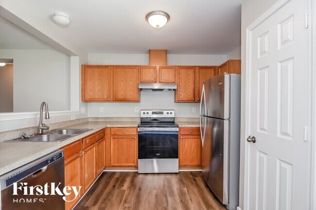 Building Photo - 2826 Cartesian Dr