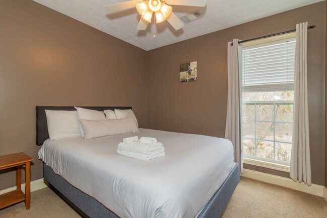 Building Photo - 4235 King Arthur Pl