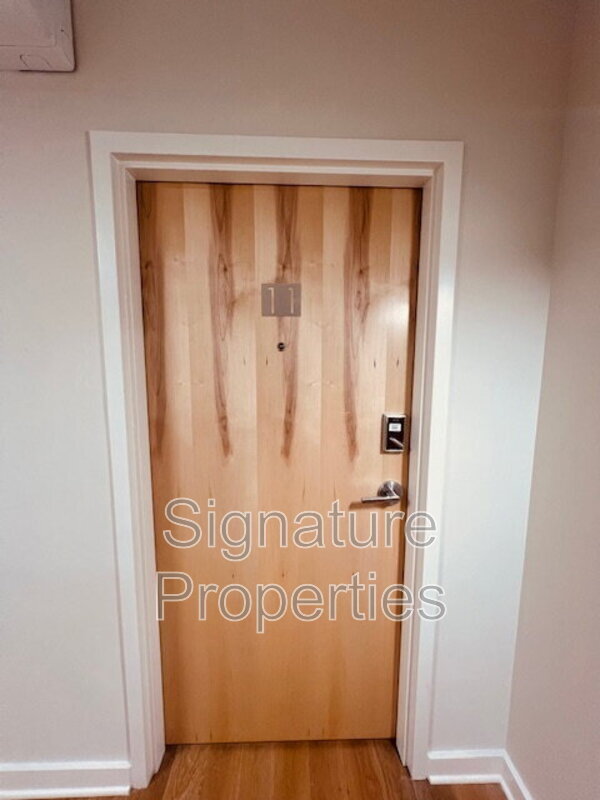 Building Photo - 712 High St