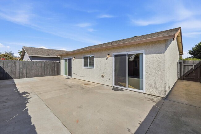 Building Photo - Desirable Adult Community! (55+ years of age community)