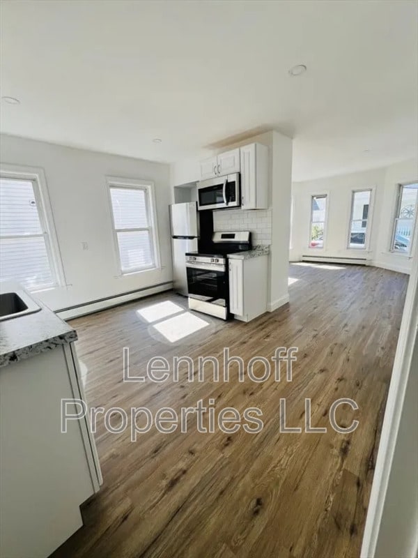 Building Photo - 5 Little River St