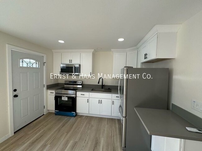 Building Photo - Charming 1 Studio Apartment in the Heart o...