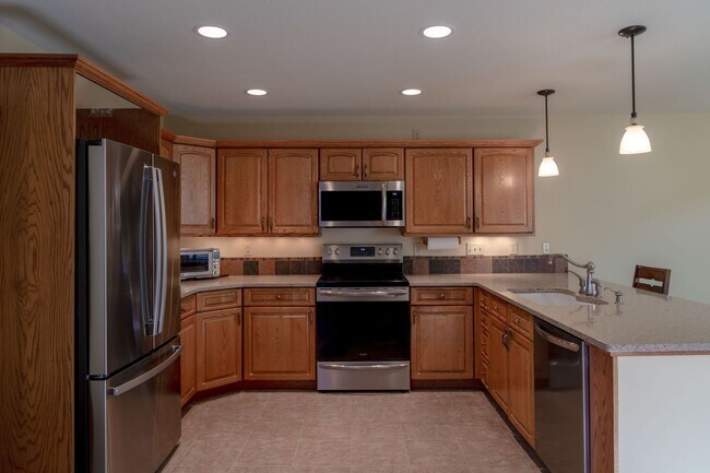 Building Photo - Spacious 2 Bedroom Condo plus Loft on a Beautiful Cul-de-Sac off of Kagy