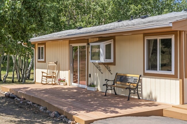 Building Photo - 215 Will Scarlet Dr