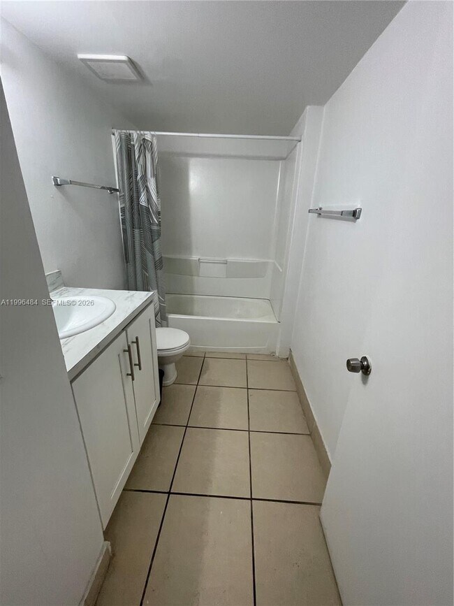 Building Photo - 14902 SW 82nd Ln