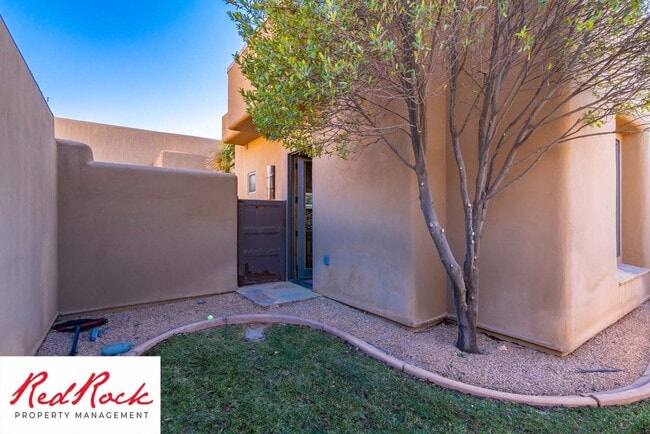 Building Photo - Incredible 4 Bedroom, 4 Bathroom FULLY FURNISHED Property in Entrada with a Private Pool! 18 Mont...