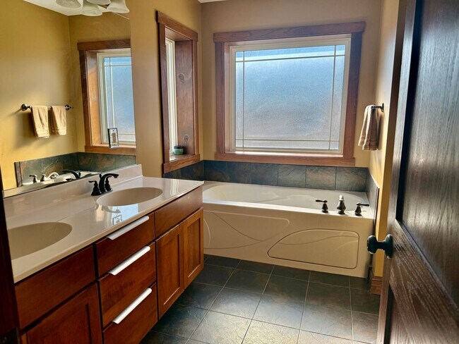 Building Photo - 4 Bed | 3 Bath | 2-Car Garage | Pet Friendly | Cobblestone Community -Available May 1st.