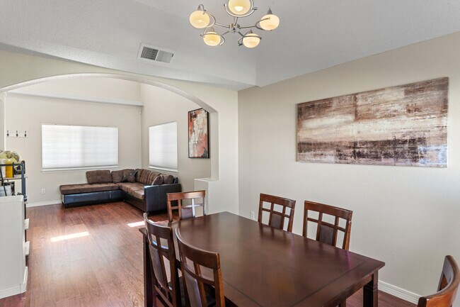 Building Photo - 1529 Luz De Sol Dr