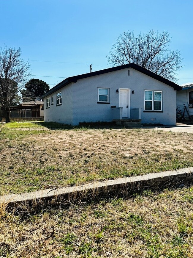 Building Photo - 1408 Stadium Ave