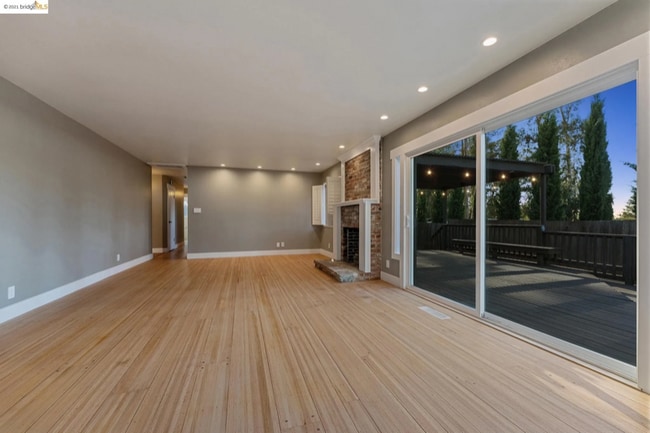 Building Photo - 23965 Mayville Dr