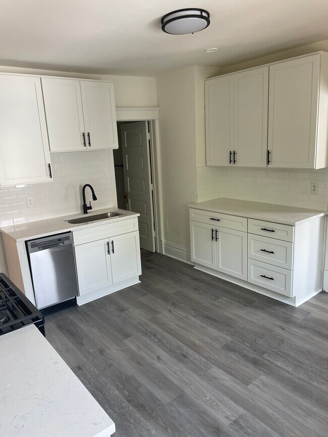 Building Photo - 2001 Grand St NE