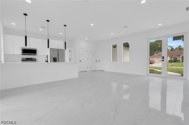 Building Photo - 2614 19th St W