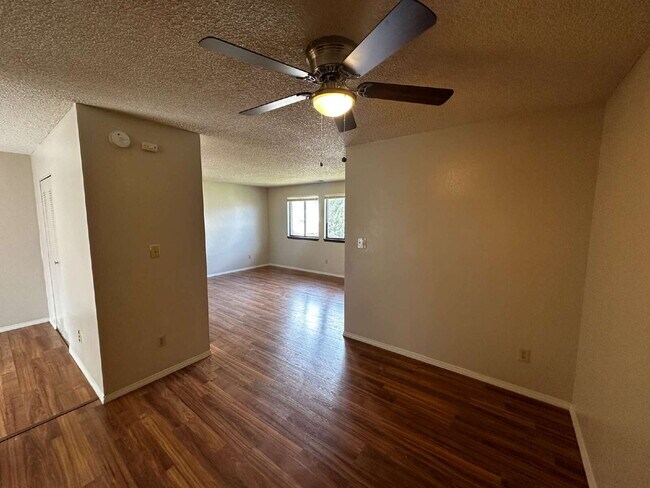Building Photo - "Charming 2-Bed Condo Retreat in Colorado ...