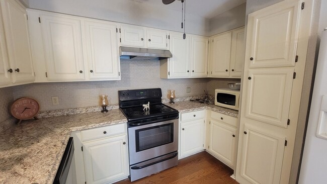 Building Photo - Convenient in Keene