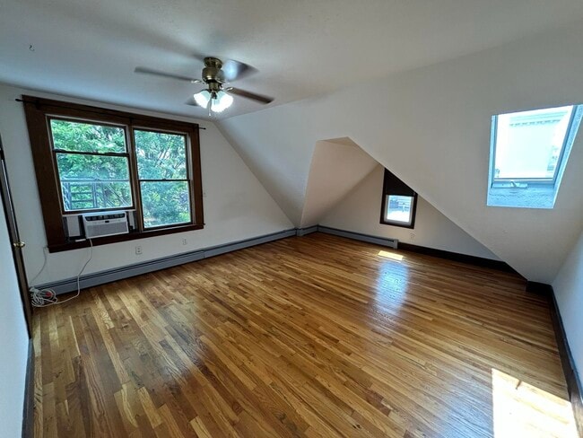Building Photo - 16 46th St