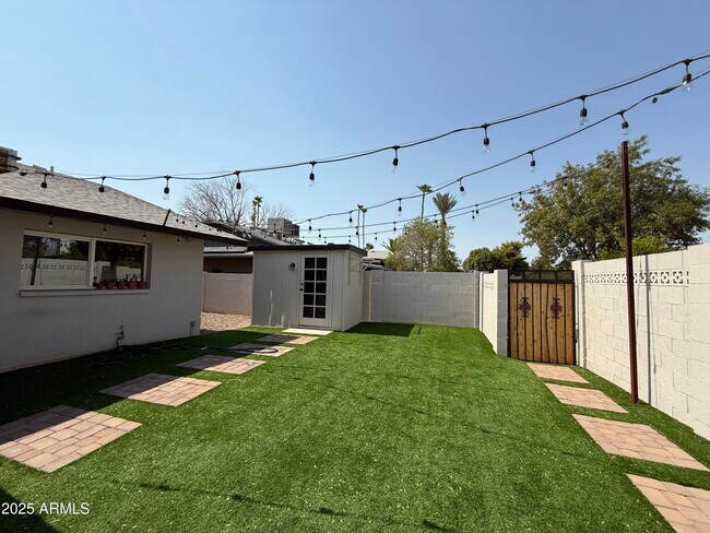 Building Photo - 4613 S Rita Ln
