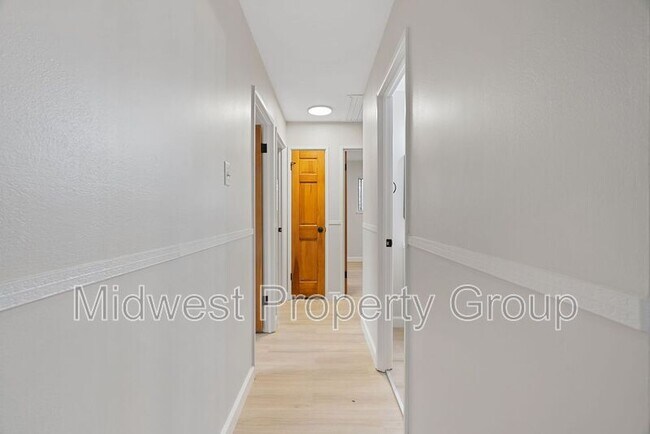 Building Photo - 3325 Hermoso Dr