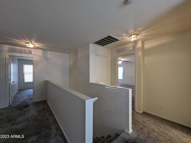 Building Photo - 3215 W St Anne Ave