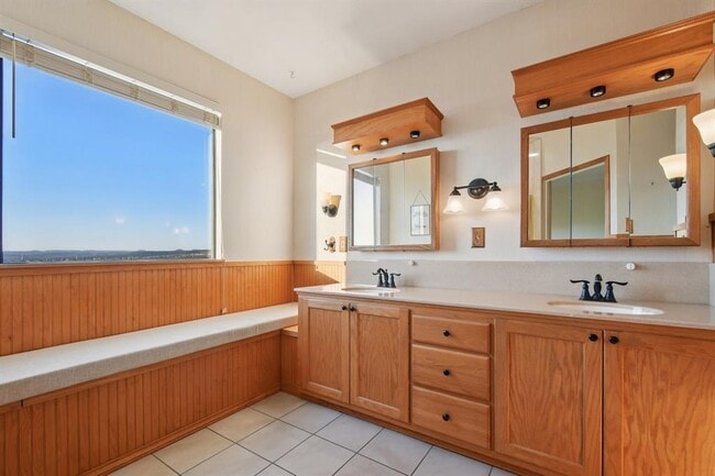 Building Photo - 21009 Fawn Ridge Dr