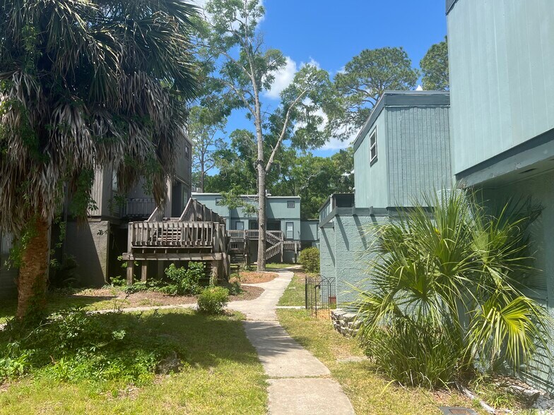 Building Photo - 711 SW 75th St