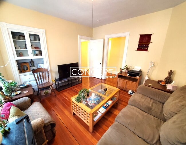 Building Photo - 2 Gilson Terrace