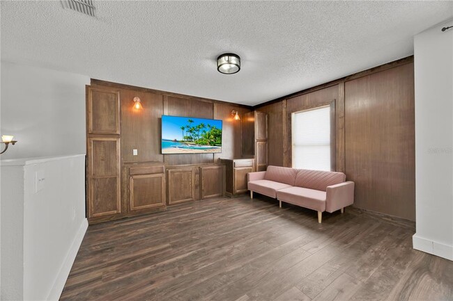 Building Photo - 408 Keswick Ave