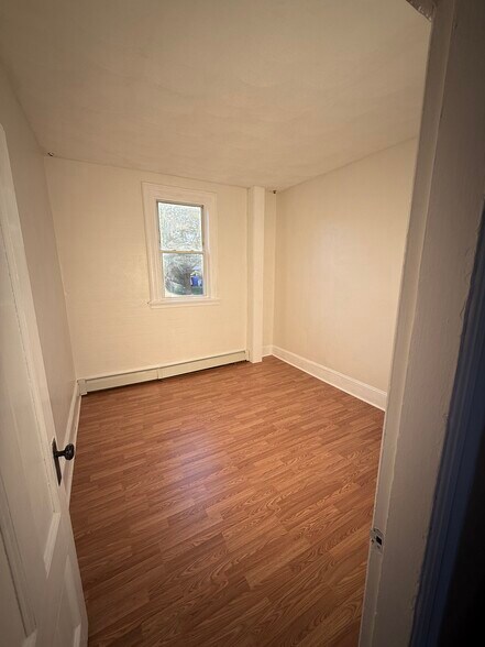 Building Photo - 860 Mineral Spring Ave