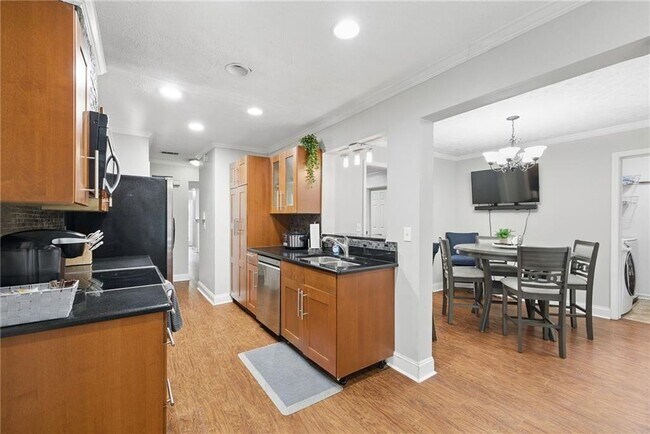 Building Photo - 13 Normandy Ct