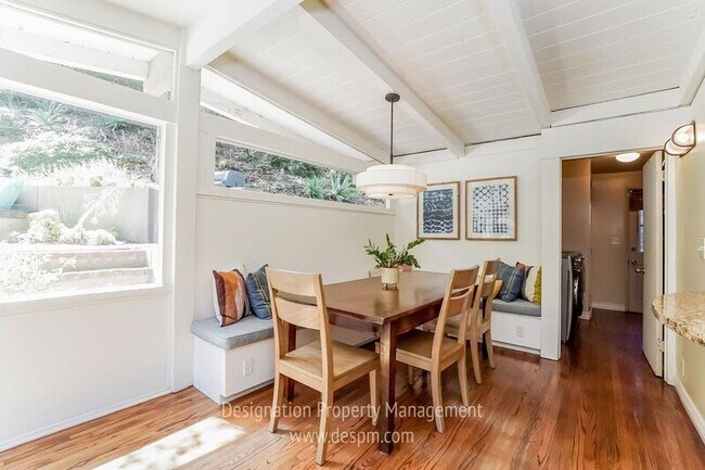 Building Photo - 360 Glenullen Dr