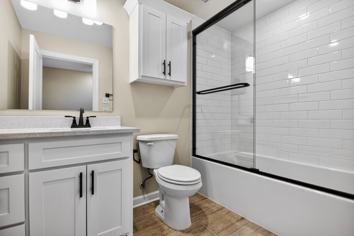 Building Photo - 201 E 17th St