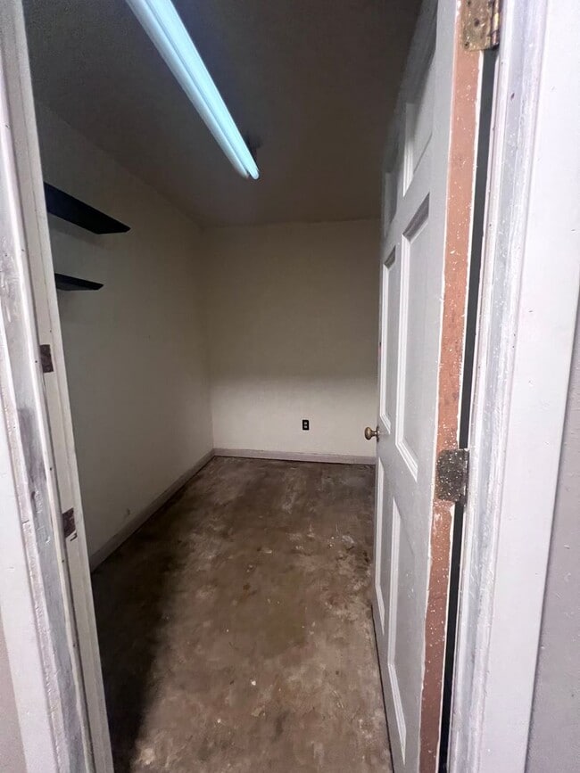 Building Photo - 206 Indian Trail