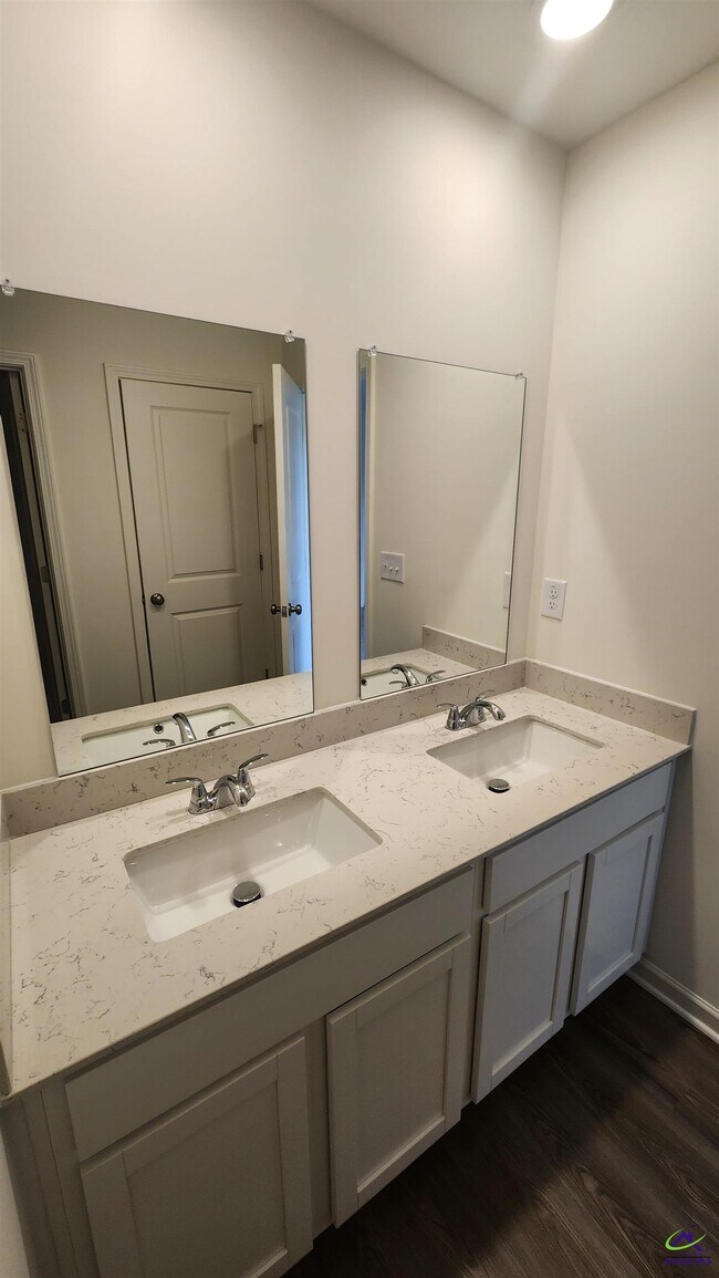 Building Photo - 502 Liberty Hall Dr