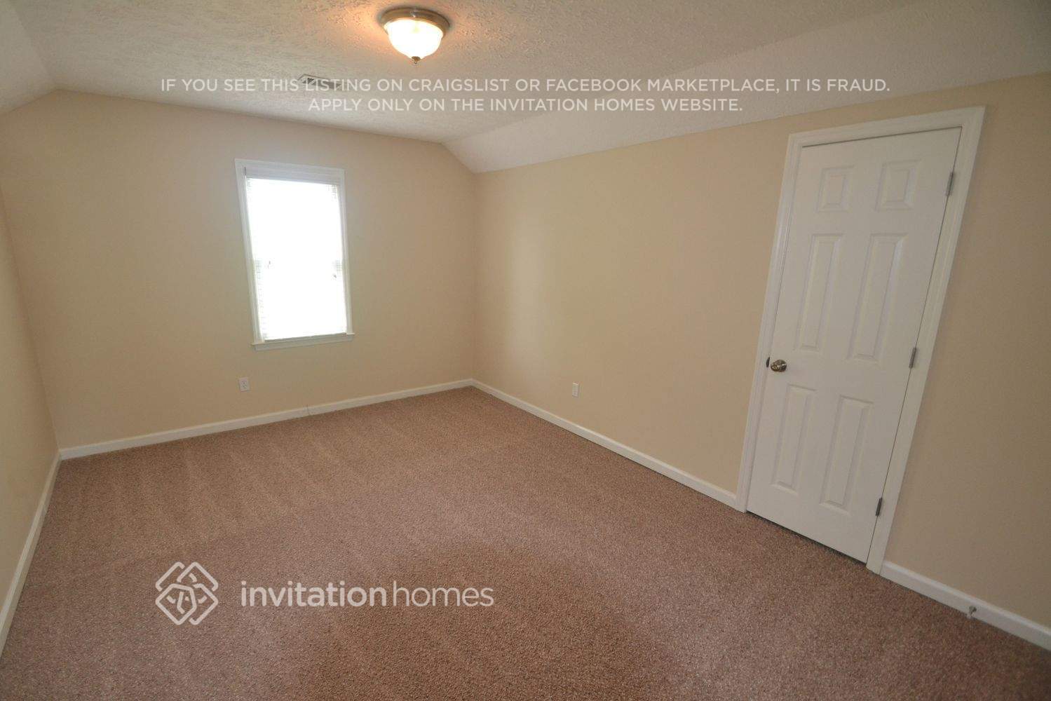 Building Photo - 445 Raven Dr