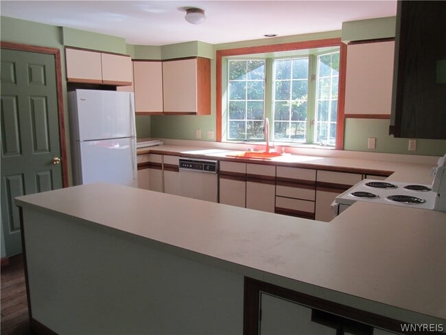 Building Photo - 1028 E Main St