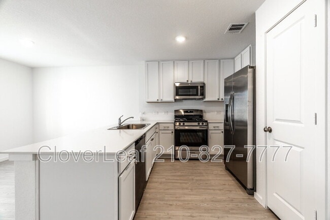 Building Photo - 12822 Ratcliff Lk