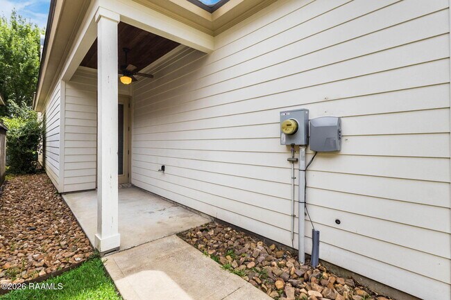 Building Photo - 405 S Montauban Dr